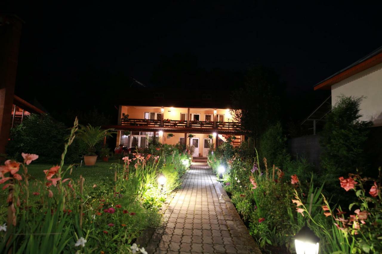 Pensiunea Criveanu Horezu Exterior foto