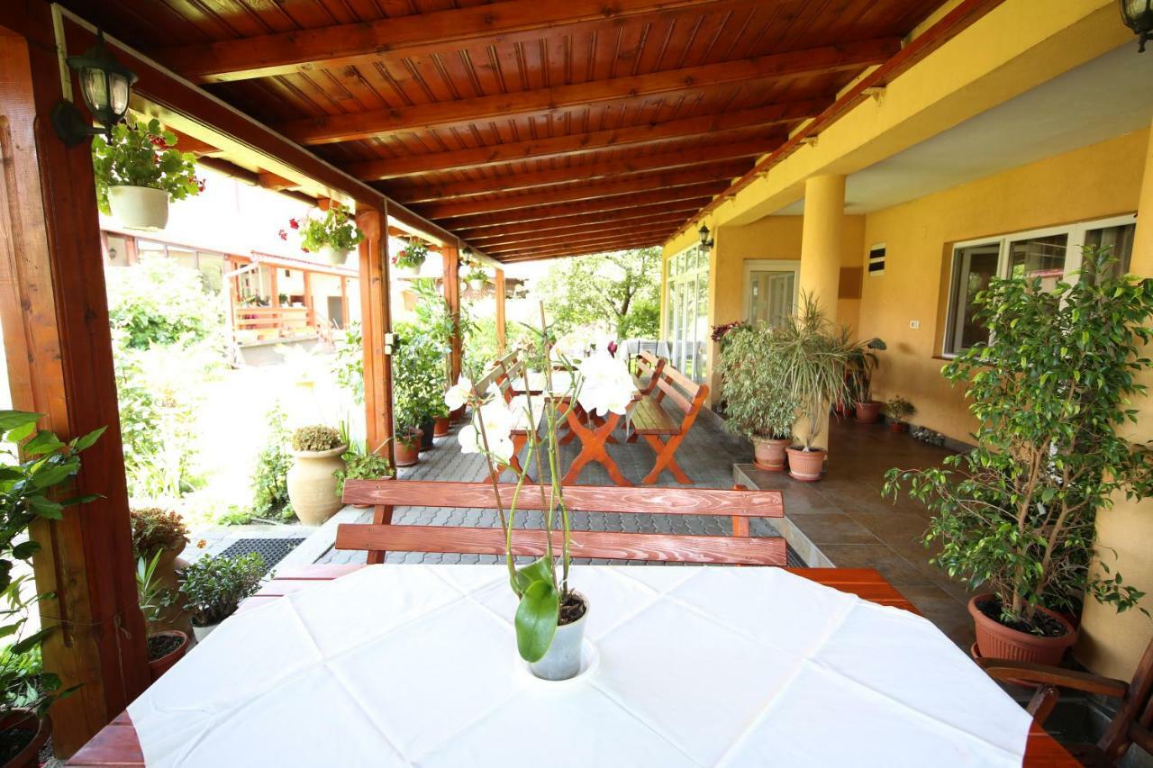 Pensiunea Criveanu Horezu Exterior foto